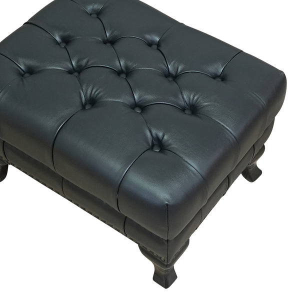ブラックレザーチェスターフィールドスツール(オットマン) VINCENT