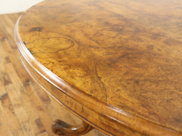 海外製アンティークテーブル 優雅なクォータリング、チルトトップテーブル（ルーテーブル/loo
