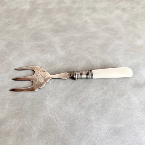 アンティークシェルハンドル ミートフォーク