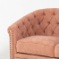 サーモンピンクファブリックコンパクトチェスターフィールドラウンジ2シーターソファ　VINCENT